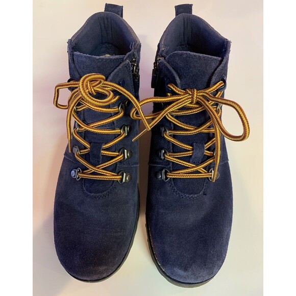 UGG Other - UGG $90 Kids Hiking Boots US Size 4 Sherpa Lining Water Proof  Navy Hilmar EUC